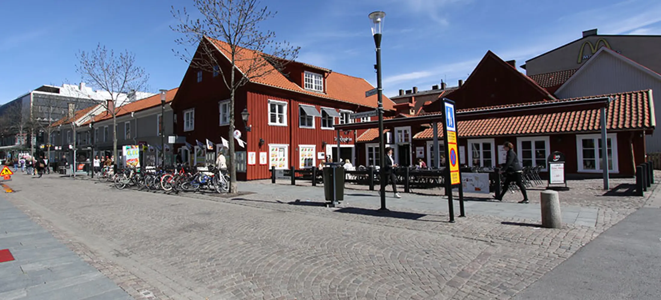 Fastighet Arkadien 2 i Jönköping, bild tagen från gatan | Nivika Fastigeter AB (publ)